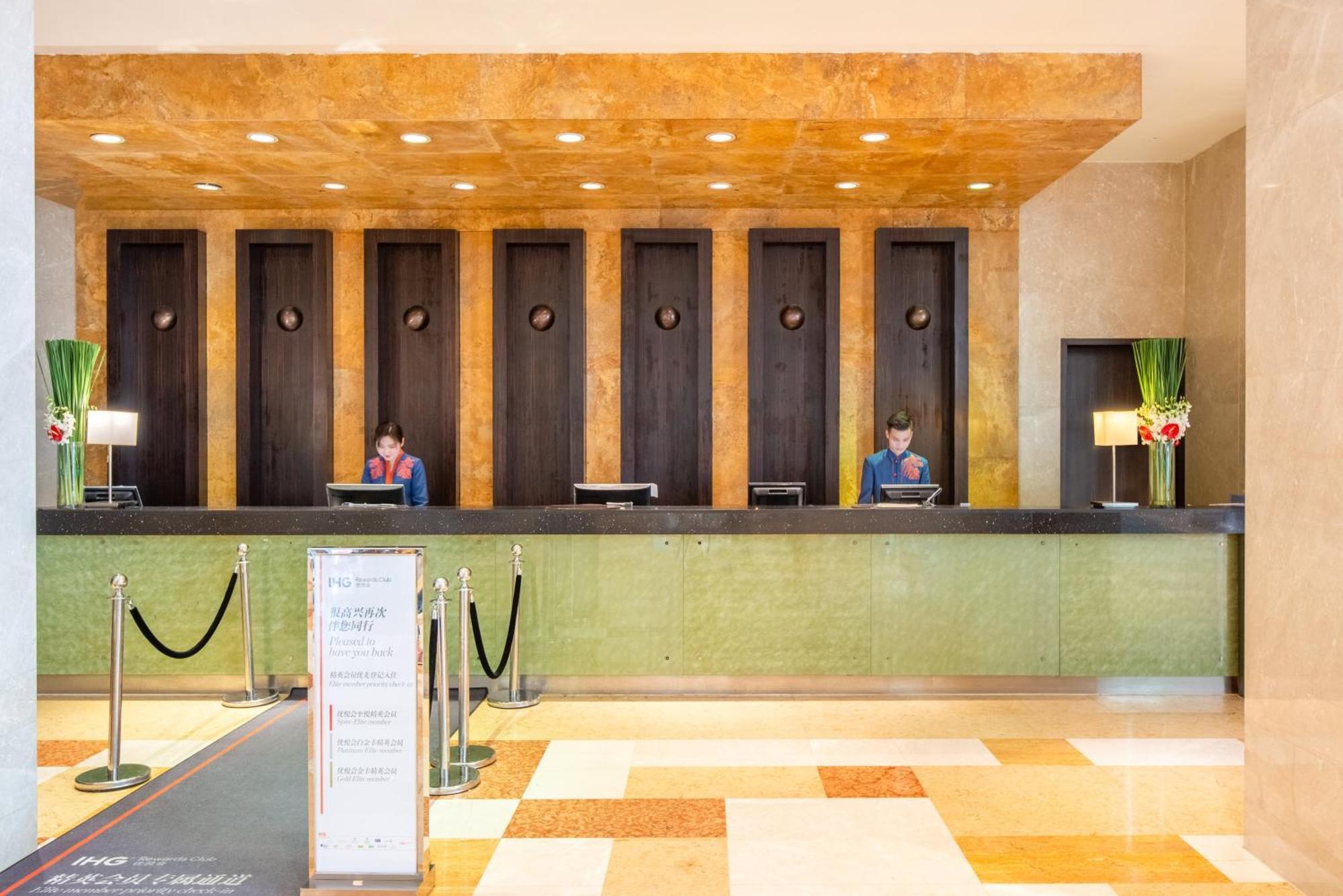 Holiday Inn Xiaoshan By Ihg Ханджоу Екстериор снимка