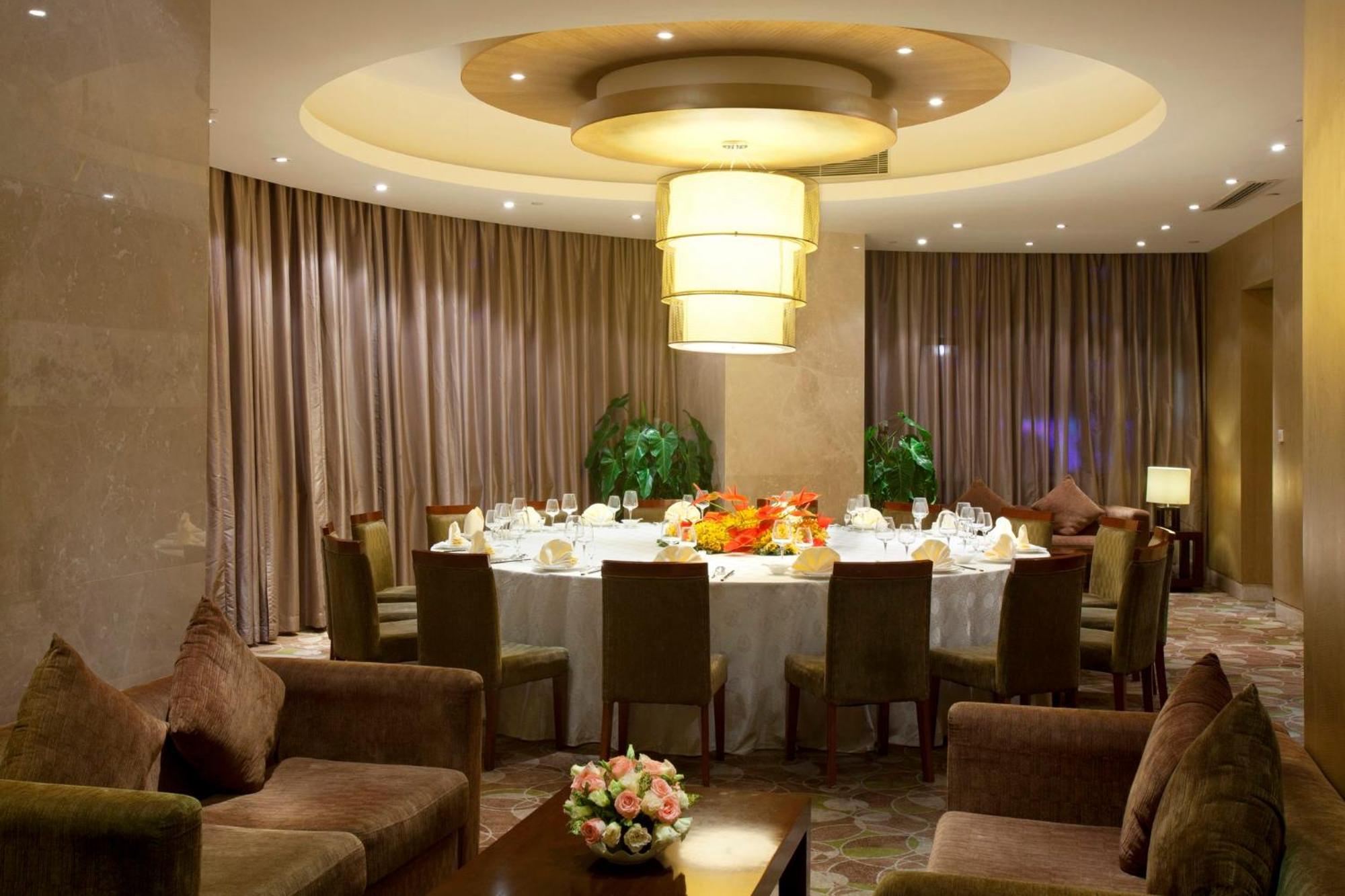 Holiday Inn Xiaoshan By Ihg Ханджоу Екстериор снимка